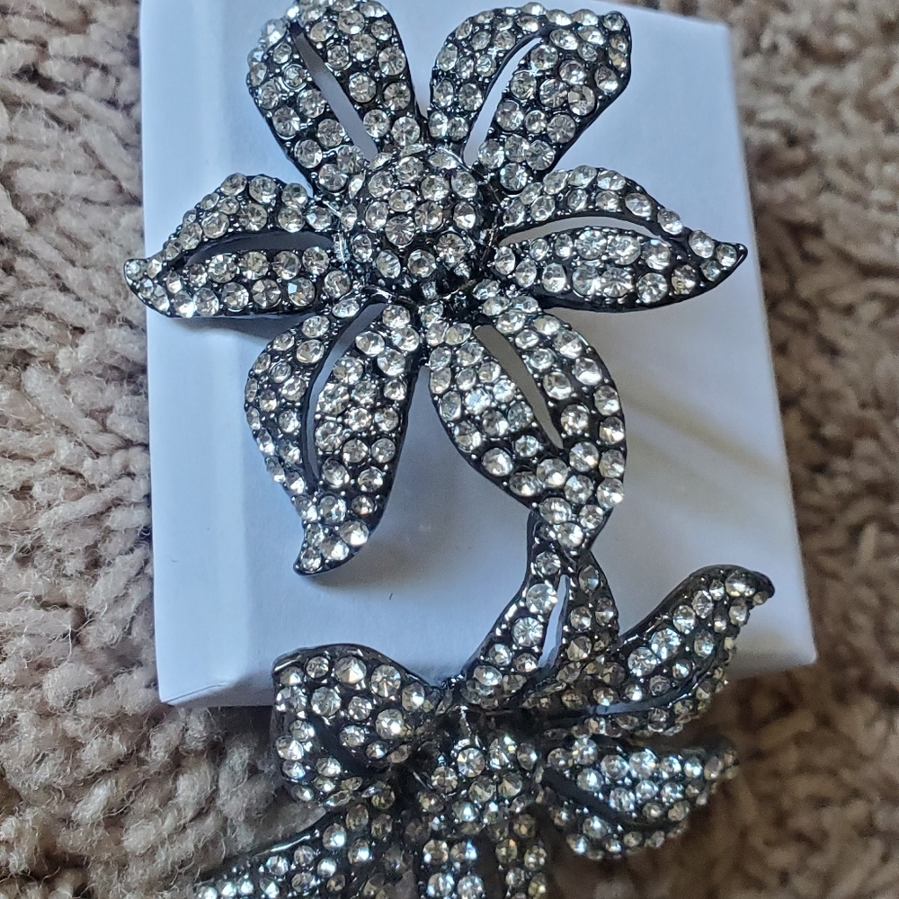 Black and silver flower earrings
